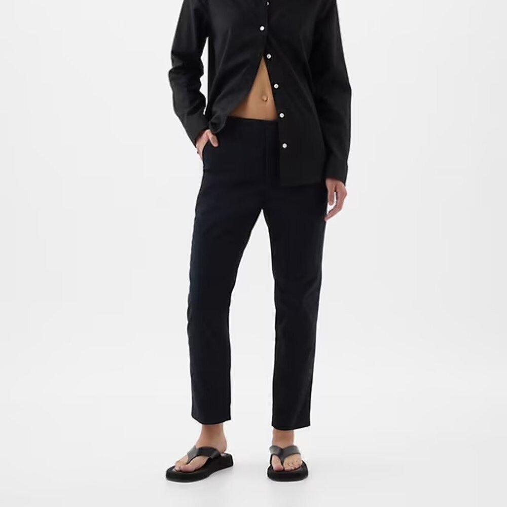 NWT Black GAP Factory Mid-Rise Downtown Khakis